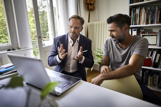 Mannen zijn thuis in discussie