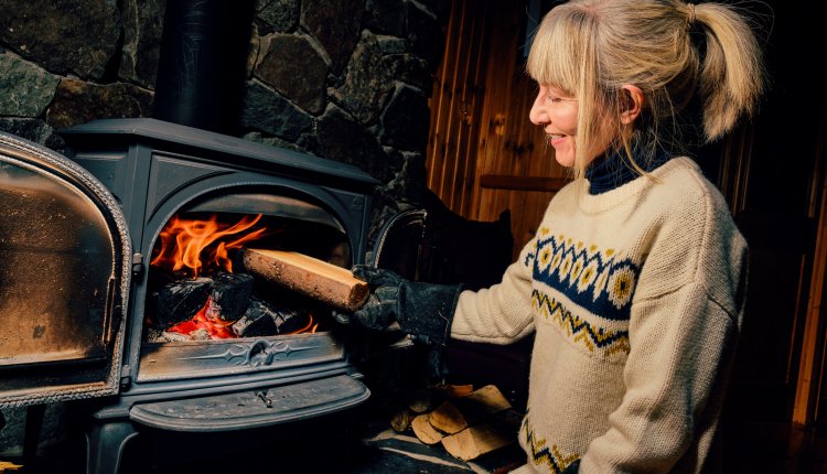 Hout stoken kachel veilig en sociaal