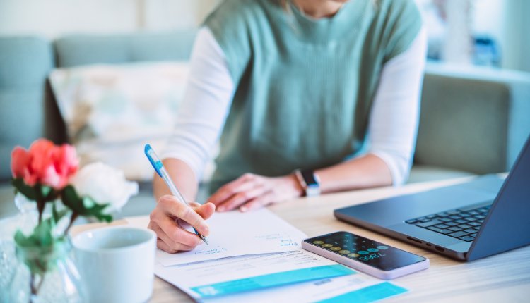 Administratie vrouw aan het werk