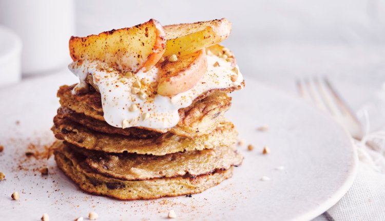 Bananenpancakes met appel boekweit en cayennepeper