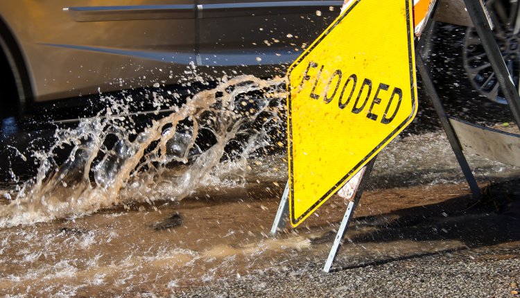 Overstroming bij de auto