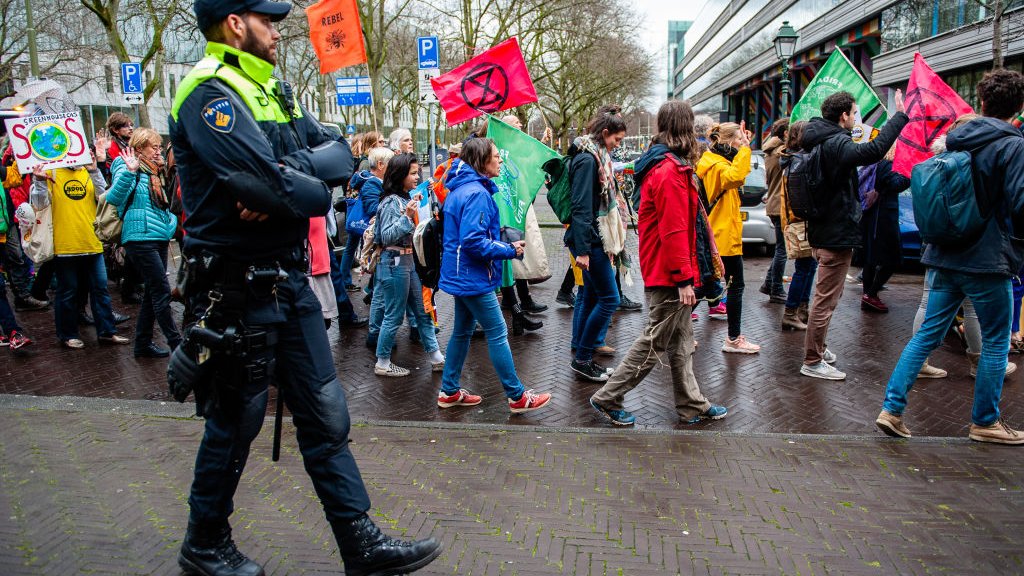 Stelling: Verbale Agressie Tegen O.a. De Politie Is Even Erg Als Fysiek ...